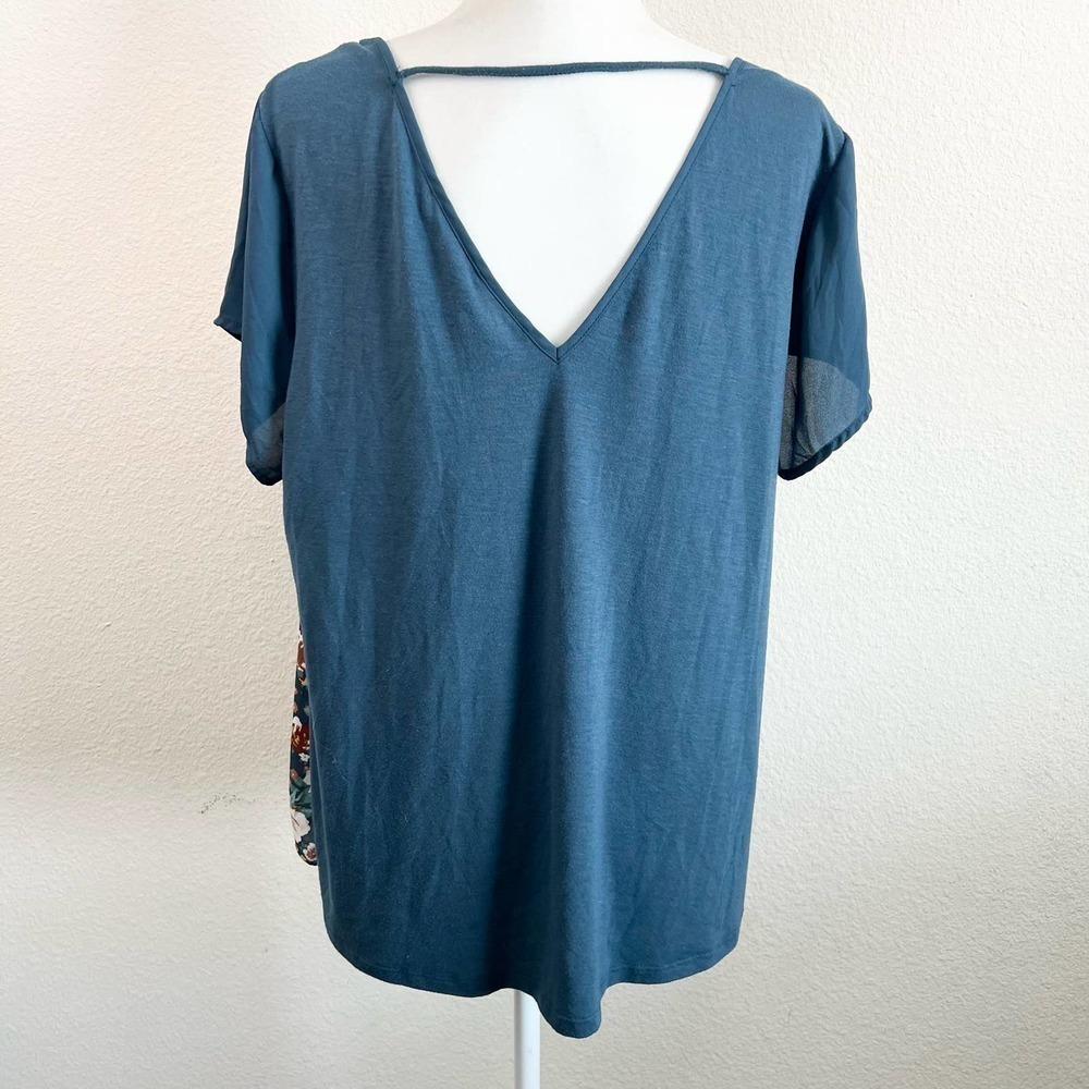Torrid Dark Teal Floral Print Knit to Woven Relaxed Fit Top Women's 00 Casual - Picture 3 of 5